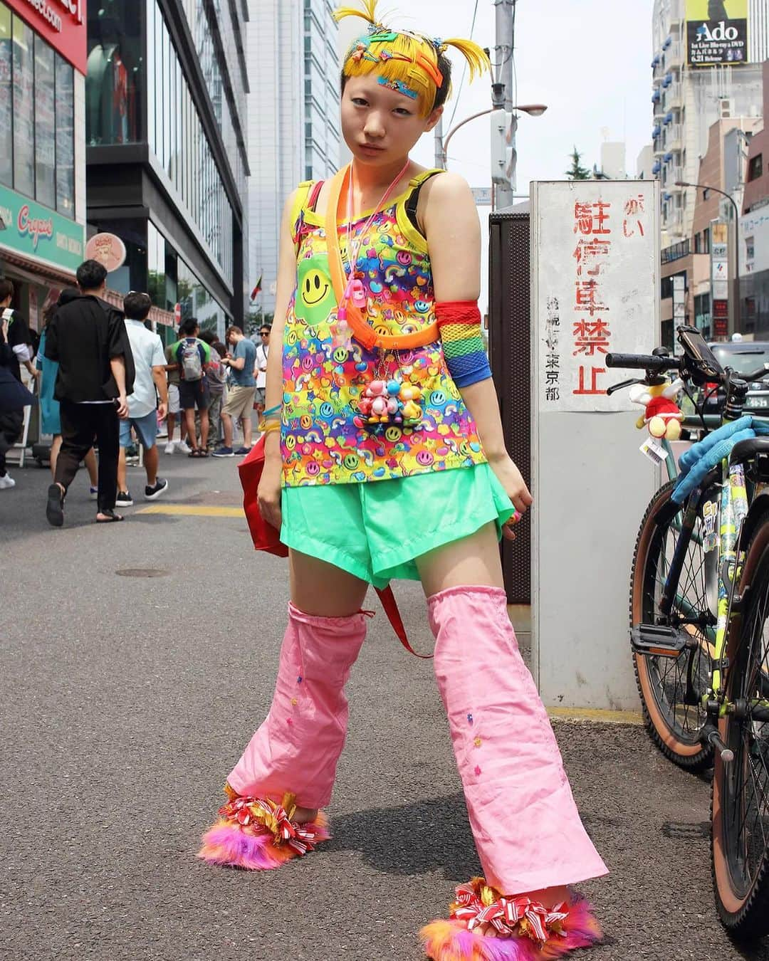 FRUiTSさんのインスタグラム写真 - (FRUiTSInstagram)「Harajuku is alive and kicking! Our own @aoki_street.1985 recently shot for @voguemagazine in their new #streetstyleseries and we’re here for it.   #voguemagazine #shoichiaoki #fruitsmagazine #harajuku #streetstyle #tokyo #japan」7月15日 13時26分 - fruitsmag