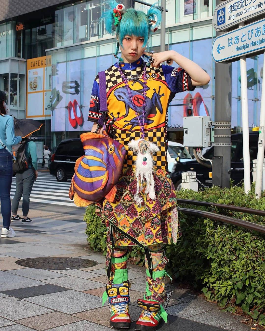 FRUiTSさんのインスタグラム写真 - (FRUiTSInstagram)「Harajuku is alive and kicking! Our own @aoki_street.1985 recently shot for @voguemagazine in their new #streetstyleseries and we’re here for it.   #voguemagazine #shoichiaoki #fruitsmagazine #harajuku #streetstyle #tokyo #japan」7月15日 13時26分 - fruitsmag