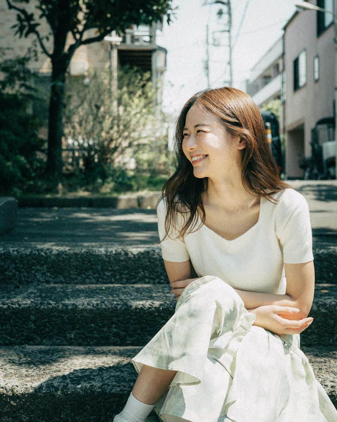 水原ゆきのインスタグラム：「これ確か５月撮影だったと思うのだけど、それでも暑かった気がするっ ８月どーなるのん❓ よい３連休をお過ごしくださいっ  暑中お見舞い申し上げます(´ω`)🍉  撮影by @nee_muuu   #作品撮り #ポートレート」