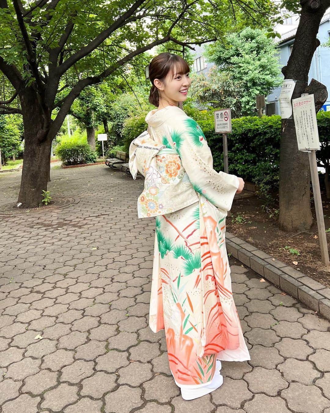 阪口珠美さんのインスタグラム写真 - (阪口珠美Instagram)「.🌸🤍🕊‪🌱‬  ぐるり東京江戸散歩で 素敵な絽の振袖 着させて頂きました🎐.* 夏にぴったりで涼しくて 軽い！！！！！ 動きやすくて美しくて ずっとずっと着ていたかったです。  TVerで見逃し配信ありますので ぜひご覧下さいね☺︎  #たまみぐらむ #ぐるり東京江戸散歩」7月15日 13時43分 - tamami_46_official