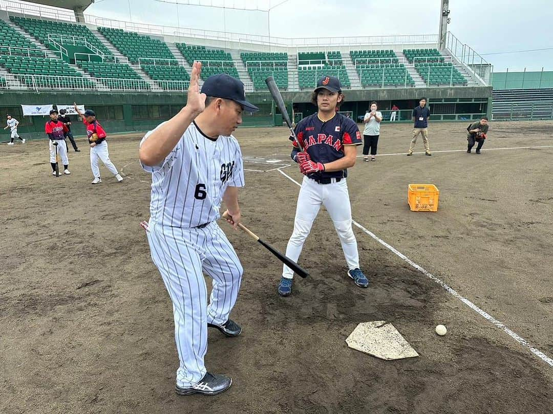 井口資仁さんのインスタグラム写真 - (井口資仁Instagram)「名球会野球教室⚾️in 福島  小雨混じりの天気でしたが、 グランドで楽しい野球教室が出来ました。  #井口忠仁 #井口資仁 #野球教室 #名球会 #ワースポ  #ワースポmlb  #ワースポxmlb  #ワースポxmlbサンデー」7月15日 13時49分 - iguchi.tadahito6