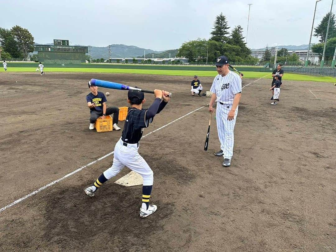 井口資仁さんのインスタグラム写真 - (井口資仁Instagram)「名球会野球教室⚾️in 福島  小雨混じりの天気でしたが、 グランドで楽しい野球教室が出来ました。  #井口忠仁 #井口資仁 #野球教室 #名球会 #ワースポ  #ワースポmlb  #ワースポxmlb  #ワースポxmlbサンデー」7月15日 13時49分 - iguchi.tadahito6