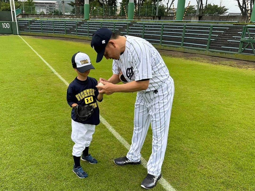 井口資仁さんのインスタグラム写真 - (井口資仁Instagram)「名球会野球教室⚾️in 福島  小雨混じりの天気でしたが、 グランドで楽しい野球教室が出来ました。  #井口忠仁 #井口資仁 #野球教室 #名球会 #ワースポ  #ワースポmlb  #ワースポxmlb  #ワースポxmlbサンデー」7月15日 13時49分 - iguchi.tadahito6