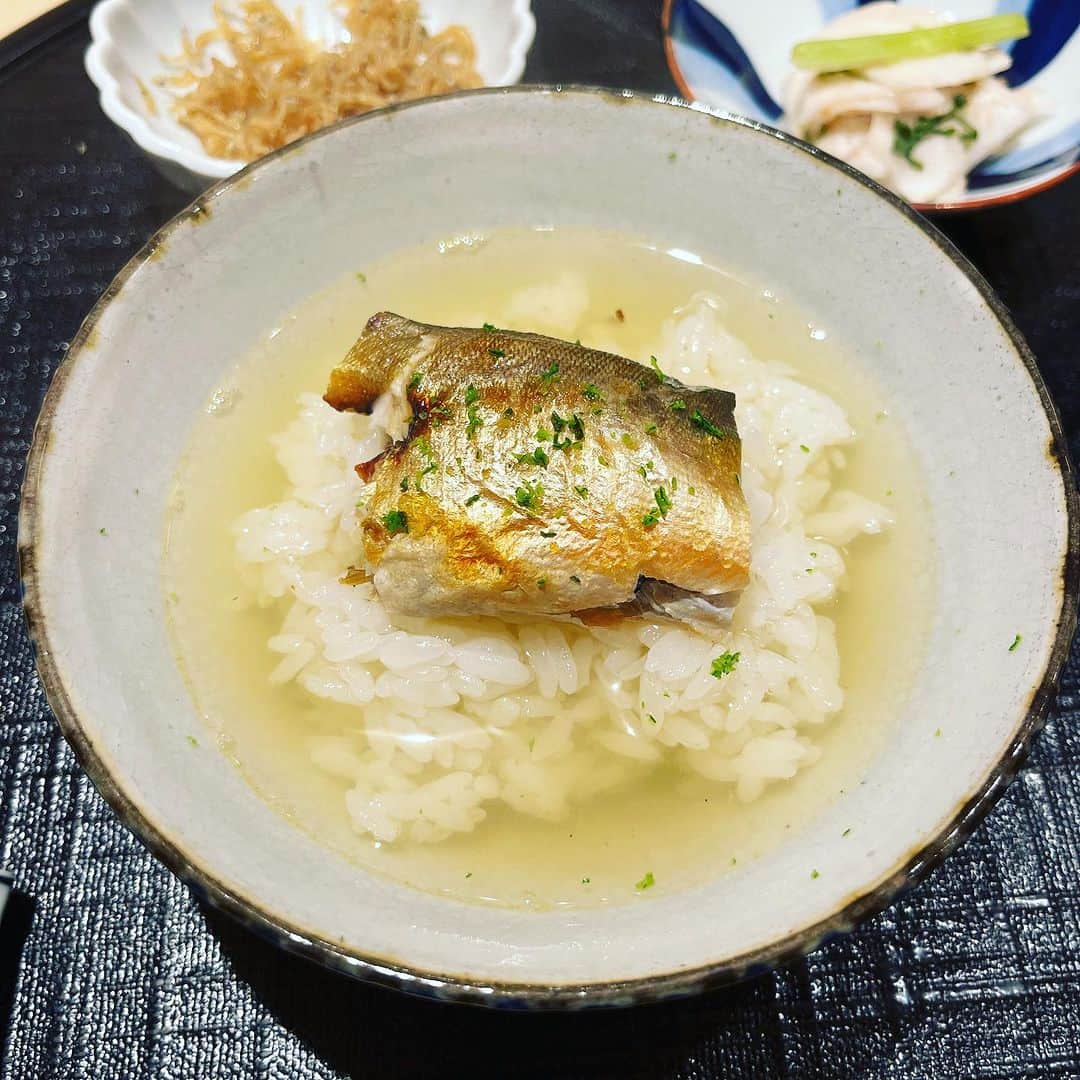 藤原ヒロシのインスタグラム：「輝く鮎茶漬け」