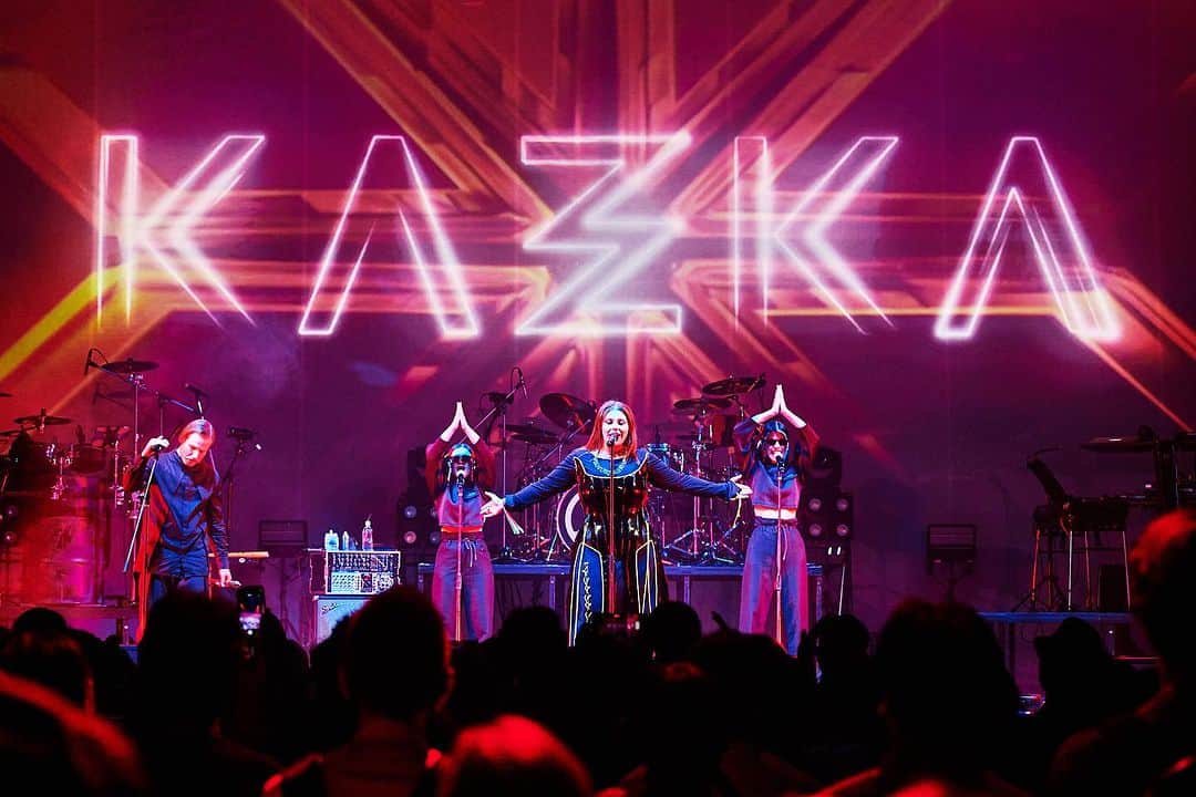 SUGIZOさんのインスタグラム写真 - (SUGIZOInstagram)「SUGIZO TOUR 2023  Rest in Peace & Fly Away 〜And The New Chaos is Saving You〜 Final Zepp DiverCity with KAZKA!!  Photo by Keiko TANABE.  #SUGIZO #KAZKA #UNI #MaZDA #よしうらけんじ #komaki #Chloe #ZAKROCK #類家心平 #MAIKO #COSMICDANACESEXTET #SUGIZOTOUR2023」7月15日 14時10分 - sugizo_official