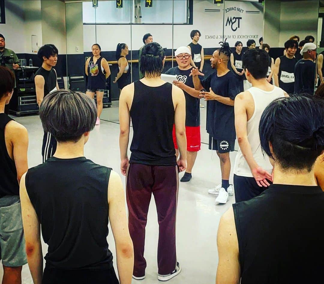 Tokyo School of Music&danceさんのインスタグラム写真 - (Tokyo School of Music&danceInstagram)「. 2023/7/14(FRI)TSM Dance Internationa Program(DIP) . 2023夏の4日間に渡るDIPが昨日最終日を迎えました！ 毎レッスン、覇気と熱気に包まれながら、普段と違う体の使い方に苦戦しながらも、 学生それぞれが自分と向き合い真剣に取り組む姿…。 とても感動しました✨️ これから学生の更なる成長に期待です♪ 素晴らしい貴重な経験を、ありがとうございました😌 . . @yancygreene  @keiko_voltaire  .  #tsm #tsm西葛西 #tsm西葛西校  #東京スクールオブミュージックandダンス専門学校  #ダンス #ダンサー #海外 #海外留学 #DanceInternationalProgram  #DIP #HIPHOP #2023」7月15日 14時37分 - tsm_musicdance