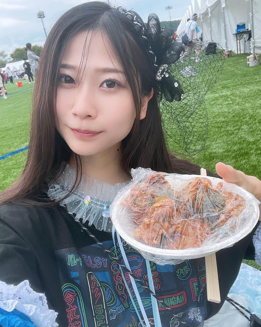塩野響子さんのインスタグラム写真 - (塩野響子Instagram)「⠀富士山とツーショット✌️💙 ⠀ ⠀ #山中湖 #富士山 #SPARK #夏フェス #黒髪 #衣装 #アイドル」7月15日 21時00分 - kyondayo1206