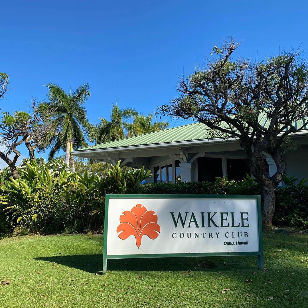 小尾渚沙さんのインスタグラム写真 - (小尾渚沙Instagram)「ワイケレカントリークラブ⛳️⛳️ @golfwaikele  ハワイでは #コオリナゴルフクラブ に続き、ワイケレでもプレーしてきました〜⛳️❤️わーい👏👏  ヤシの木が大好きなので、こんなにたくさんあってテンション上がりました🌴🌴🌴🤣 景色が良い上にフェアウェイも広く、気持ち良かったです😍  （バンカー地獄にハマって撃沈したので、スコアは秘密🤭笑） . . #時差投稿 #ハワイ #ハワイ旅行 #新婚旅行  #ゴルフ #ゴルフ女子 #夫婦ゴルフ #趣味 #スイング動画  #ゴルフ上手くなりたい #ワイケレ #ハワイゴルフ #海外ゴルフ #waikelegolfclub #ワイケレゴルフクラブ#waikelecountryclub #ワイケレカントリークラブ #Hawaii #honeymoon #trip #フリーアナウンサー #小尾渚沙」7月15日 14時54分 - obi_nagisa