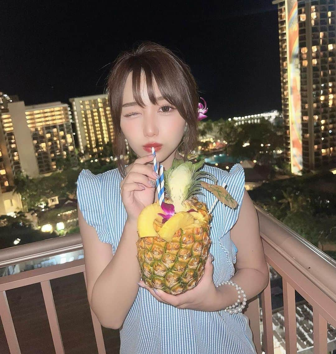 加藤里奈さんのインスタグラム写真 - (加藤里奈Instagram)「⋆  お部屋からの夜景と パイナップルジュース🍍  最高な時間♡  #海外旅行 #海外 #海外コーデ #旅行 #旅行コーデ #旅行好きな人と繋がりたい #旅行記 #ハワイ #ハワイ旅行 #ハワイグルメ #ハワイ生活 #ハワイアンカフェ #Hawaii #hawaiistagram #hawaiisbestphotos #hawaiilife」7月15日 14時54分 - katoco0326