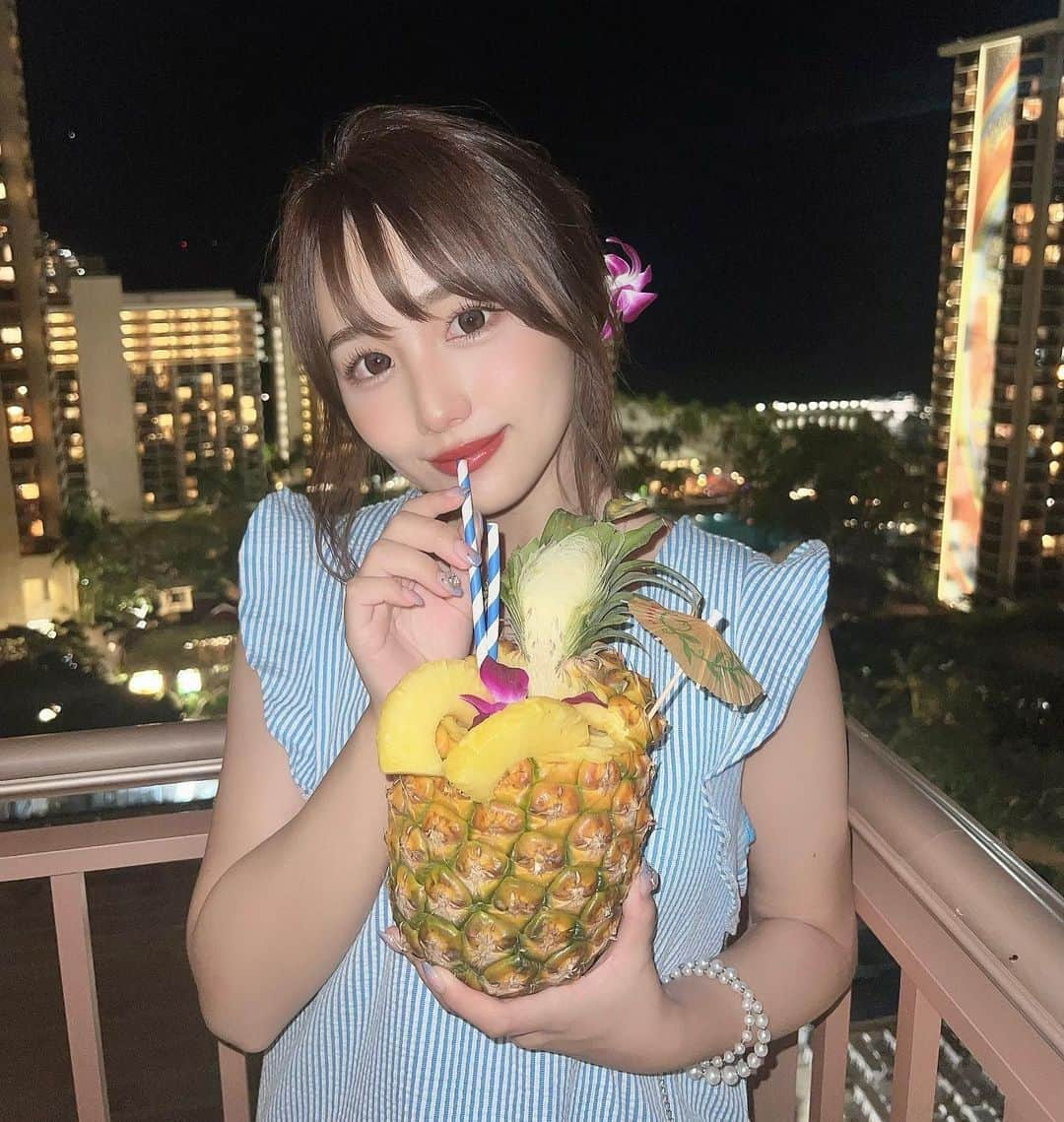 加藤里奈さんのインスタグラム写真 - (加藤里奈Instagram)「⋆  お部屋からの夜景と パイナップルジュース🍍  最高な時間♡  #海外旅行 #海外 #海外コーデ #旅行 #旅行コーデ #旅行好きな人と繋がりたい #旅行記 #ハワイ #ハワイ旅行 #ハワイグルメ #ハワイ生活 #ハワイアンカフェ #Hawaii #hawaiistagram #hawaiisbestphotos #hawaiilife」7月15日 14時54分 - katoco0326