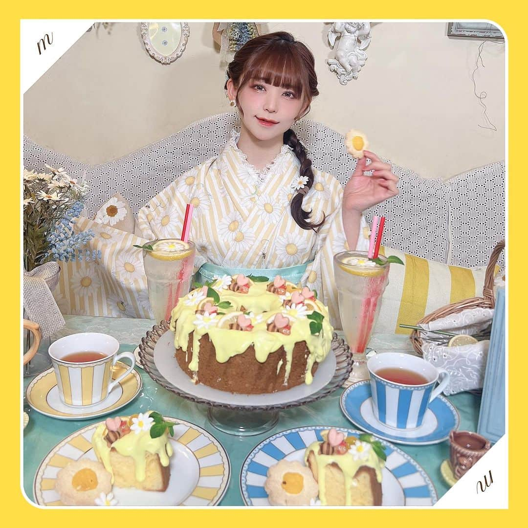 深澤翠のインスタグラム：「Marguerite honey bee浴衣で👘 Cafe acoritへ🌼🌼  どんなお洋服でも 可愛いなぁ♡  蒸し暑い時に飲む レモネード最高に美味しい🍋  @cafe_acorite   #おしゃれカフェ東京  #おしゃれカフェ  #目白カフェ  #夏コーデ  #浴衣」