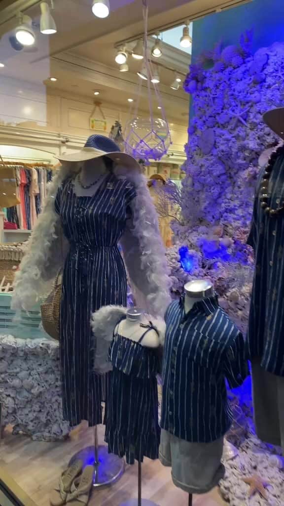 Angels By The Sea Hawaii Waikiki Based Boutiques ?Original clothing designed のインスタグラム：「インスタLIVE 阪急ハワイフェアでの人気👗商品をご紹介🍍  新作のMele Hawaiian Dress Websiteでも販売を開始しています。いつも応援くださりありがとうございます💁🏻‍♀️💕  New Dress has just arrived and is also available in stores now. Thank you for your support as always 🙏」