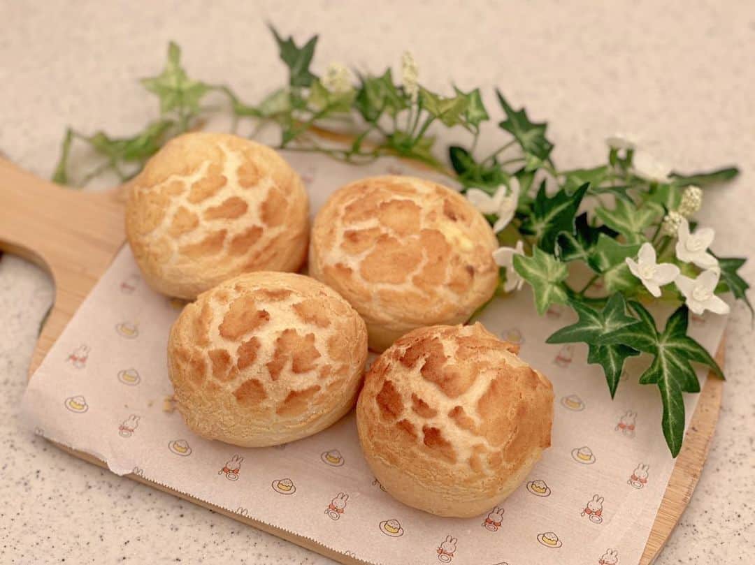 希空のインスタグラム：「タイガーブレッド𓈒𓂂𓏸   #タイガーブレッド #パン作り #チーズパン #お菓子作り #おうちカフェ #手ごねパン #🍞🥐🥖」