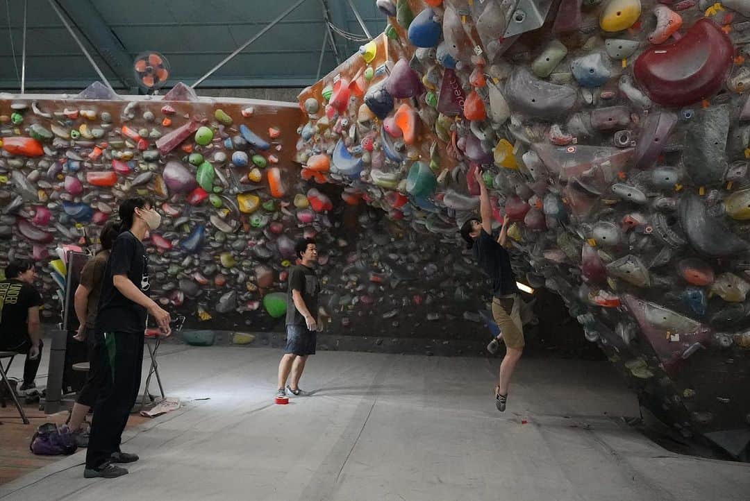 小山田大さんのインスタグラム写真 - (小山田大Instagram)「木曜日は小山田道場の日、この日も沢山の参加者で賑わいました。 テーマは「距離出し」基本的な考え方や身体の動かし方のレッスンをしました。 みんな遠いホールドが取れるようになったかな？  次回もお楽しみに！  @project_climbing_gym」7月15日 15時02分 - dai_koyamada