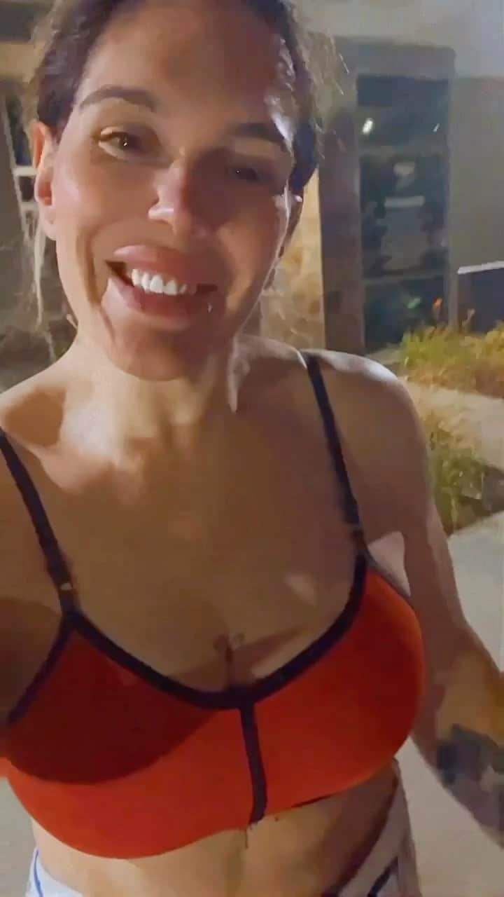 ギャビ・ガルシアのインスタグラム：「Que semanas exaustivas! Court/policia/banco/advogado/trabalhar/treinar! Mas alguem vai pagar essa conta! Cansada? Exaustão! Mas grata demais por fazer aquilo que eu amo. . . . What exhausting weeks! Court/police/bank/lawyer/work/train! But someone is going to pay this bill! Tired? exhausted But so grateful to do what I love.」