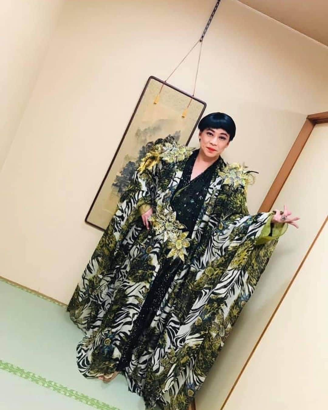 美川憲二さんのインスタグラム写真 - (美川憲二Instagram)「新潟、ホテル　サマーディナーショー🍽️🏝️🏝️🏖️🏖️😙🎵✨✨  告知よ〜  8月26日(土)  新潟県　「海風亭寺泊日本海」さんにて  美川憲二&あいかわい翔‼️  「残暑のものまねショー」を開催します〜😙😙🏝️🏝️🏝️🏖️🏖️🏖️🐠🐠🌊🌊🌊  昼の部、12：00 開演 夜の部、18：00開演  全席指定　5000円‼️ (お弁当付き🍱)  ご予約、お問い合わせ先　 0258-75-5555  コロナ禍で　3年　延期になってた サマーディナーショーです〜😍😭😭😭  やっとやっと　今年開催されます‼️‼️  お近くの方、お時間ある方、是非是非 お越しをお待ちしております❤️ #海風亭寺泊日本海  #新潟県寺泊 #サマーディナーショー #やっと今年開催 #美川憲一 #美川憲二 #哀川翔 #あいかわい翔  #ものまね #アフターコロナ #エンタメは不滅です #皆様のお越しをお待ちしております」7月15日 15時21分 - mikawakenji