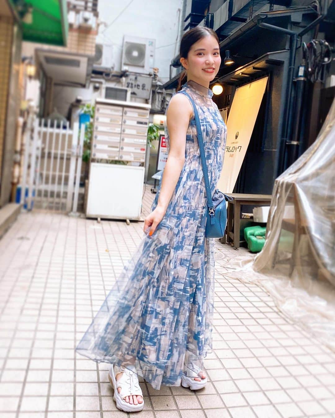 のインスタグラム：「さわやかワンピース👗 この夏沢山着るぞー🍻☀️  @025yumi ありがとう🥹🎁」