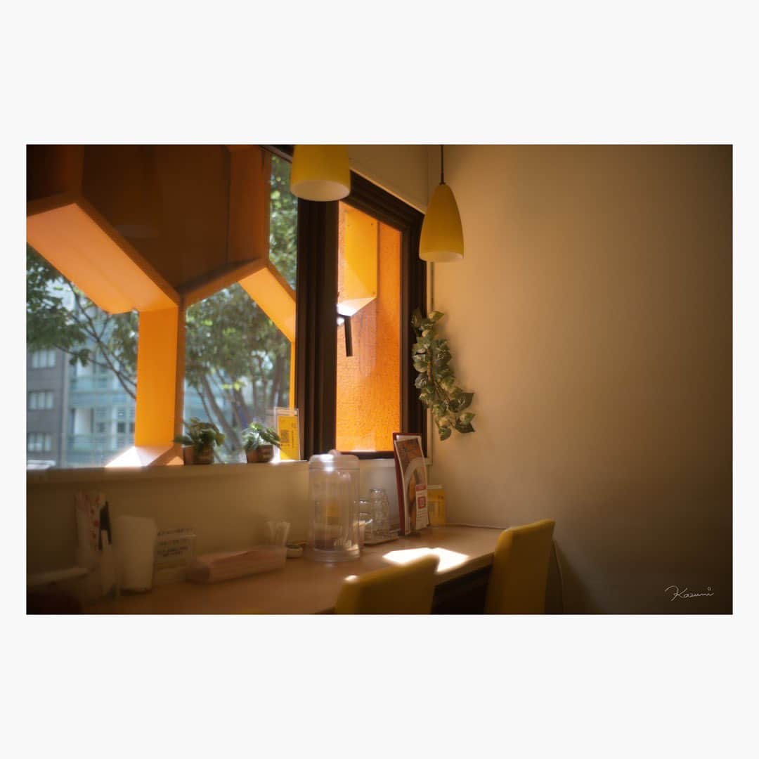 花澄のインスタグラム：「いつぶりかな。銀座蜂の家。  Leica M10-P summilux 35mm f1.4 2nd  #leica#leicam10p#summilux#summilux35#summilux35mm2nd#oldlens#オールドレンズ#tokyo#japan#oldlens_tokyo#花澄#kazumiphotography」