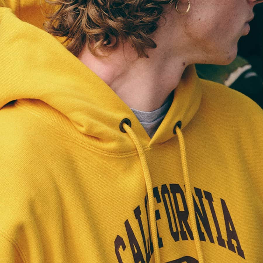 のインスタグラム：「Standard California 2023 Autumn / Winter   “ California Dreamin' “   オフィシャルブランドサイト、Collection公開です。   Photography:Shinji Ashizawa/TKY @shinji_serizawa, Asato Iida/LA @asatoiida Cordinator:Daiki Fukuoka/LA @daikifukuoka Director:Jumpei Ichikawa @jumpeiji Special thanks:Alley Cats @alley_cats_yutenji   #standardcalifornia #スタンダードカリフォルニア #californiadreamin #23awcaliforniadreamin #2023aw #autumnwinter #california #tokyo #ebisu」