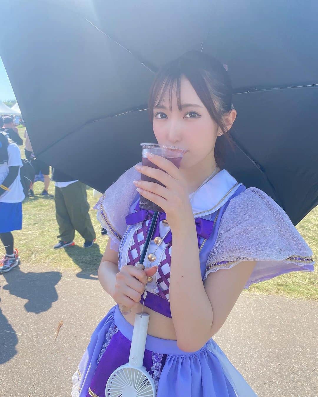 桜井まあかのインスタグラム：「夏フェスで意識高くふどうジュース飲んだ🍇🍹  #アイドル #モデル #自撮り #自撮り女子 #アイドル衣装 #フェス #夏フェス #野外ライブ #ポニテ #ポニーテール #ポニテ女子 #idol #japanesegirl #model #fyp #fes」