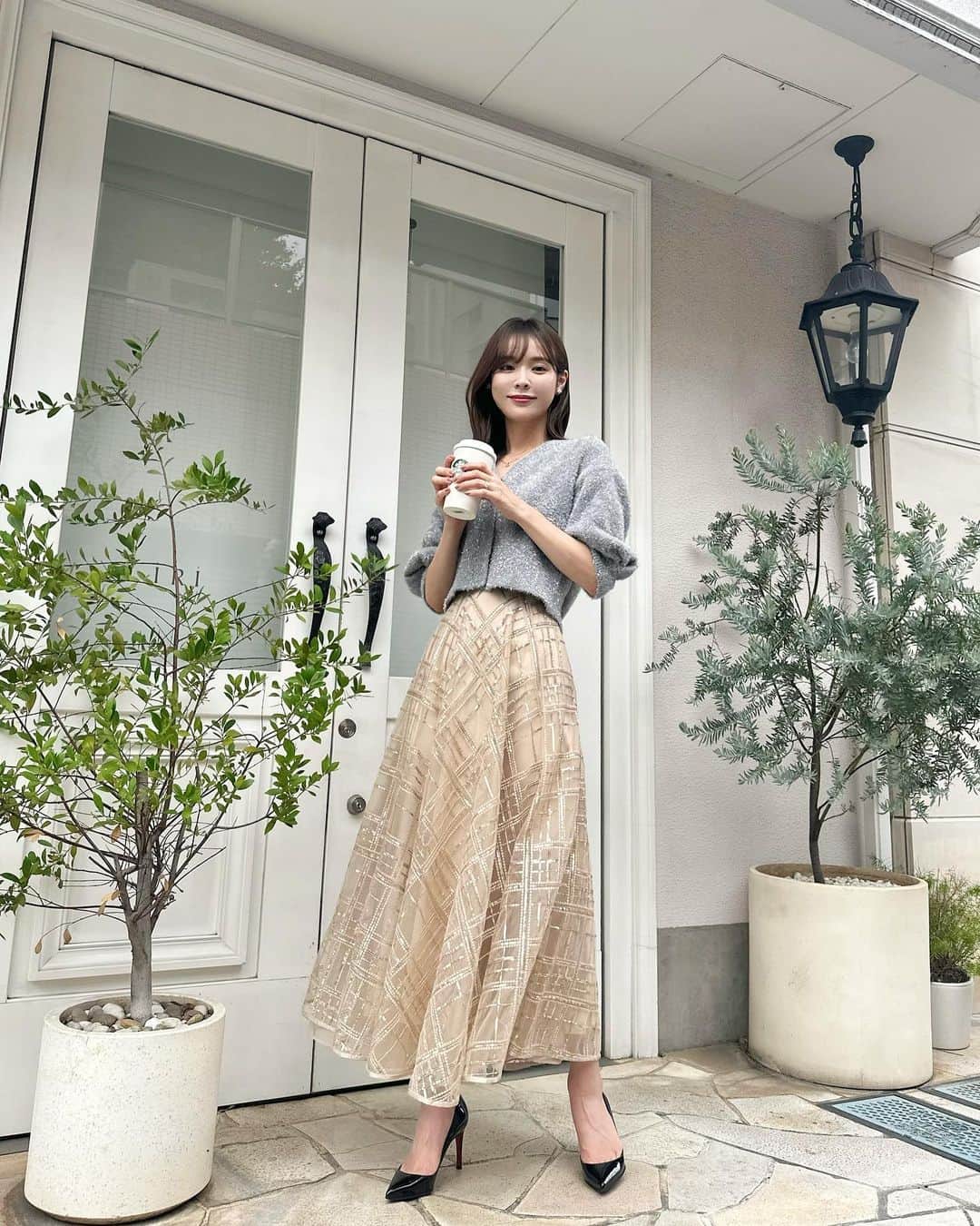 磯田 ひかる(Hikaru Isoda) のインスタグラム：「こんばんは🤍 今日22:00のインスタライブでは @celford_official @usagionline の先行発売アイテムを紹介します🥰  可愛すぎるアイテムばかりなので、遊びに来てくださいね〜🎀  クーポンコード：picaru クーポン使用期間：7/15（土）22時～7/17（月）23：59 【注意事項】 @usagionline での購入 税込み10,000円以上のご購入で1,000円OFF セールを除いた、CELFORDの全アイテムが割引対象 使用回数は1アカウントにつき1回  #celford #usagionline #セルフォード #ウサギオンライン」