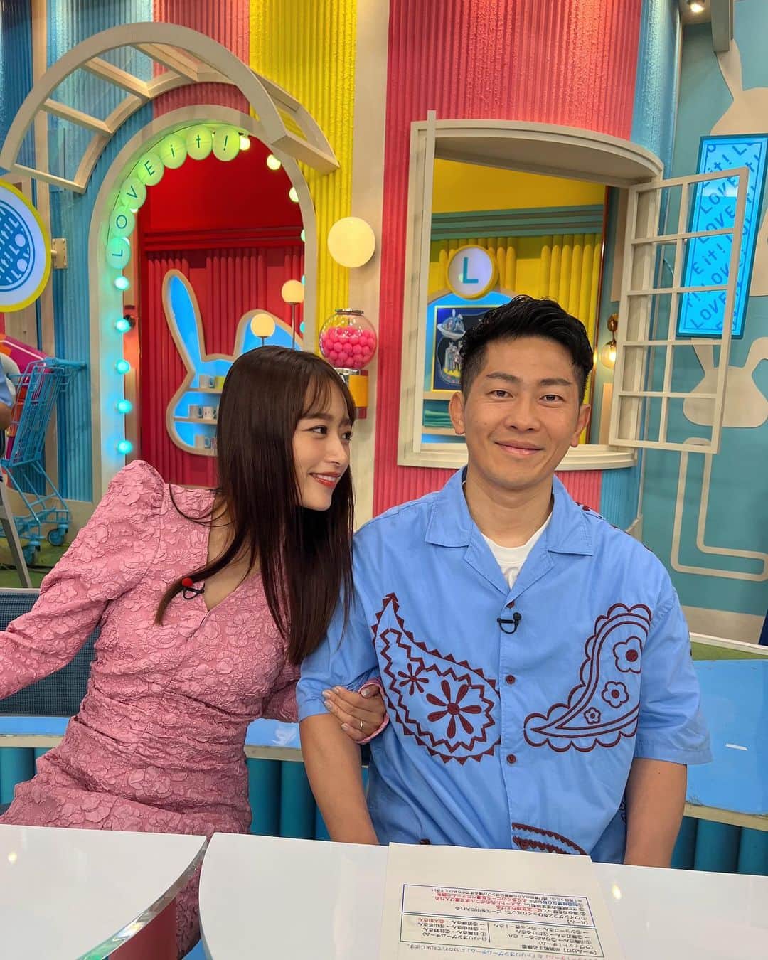 近藤千尋のインスタグラム：「昨日はラヴィット、アップ ありがとうございました🎵🥹 夜明けのラヴィットも是非みてね☺️💨  みなさん休日なにしてるの😍🤍  明日はジャンポケ単独ライブ🎵🎙️ 私も行こっかなぁ🩷笑  #近藤千尋衣装  ラヴィット one-piece @ganni pierce @abiste_official shoes @dianashoespress  アップ tops @teki_atelier skirt @solace___official pierce @abiste_official shoes @dianashoespress」