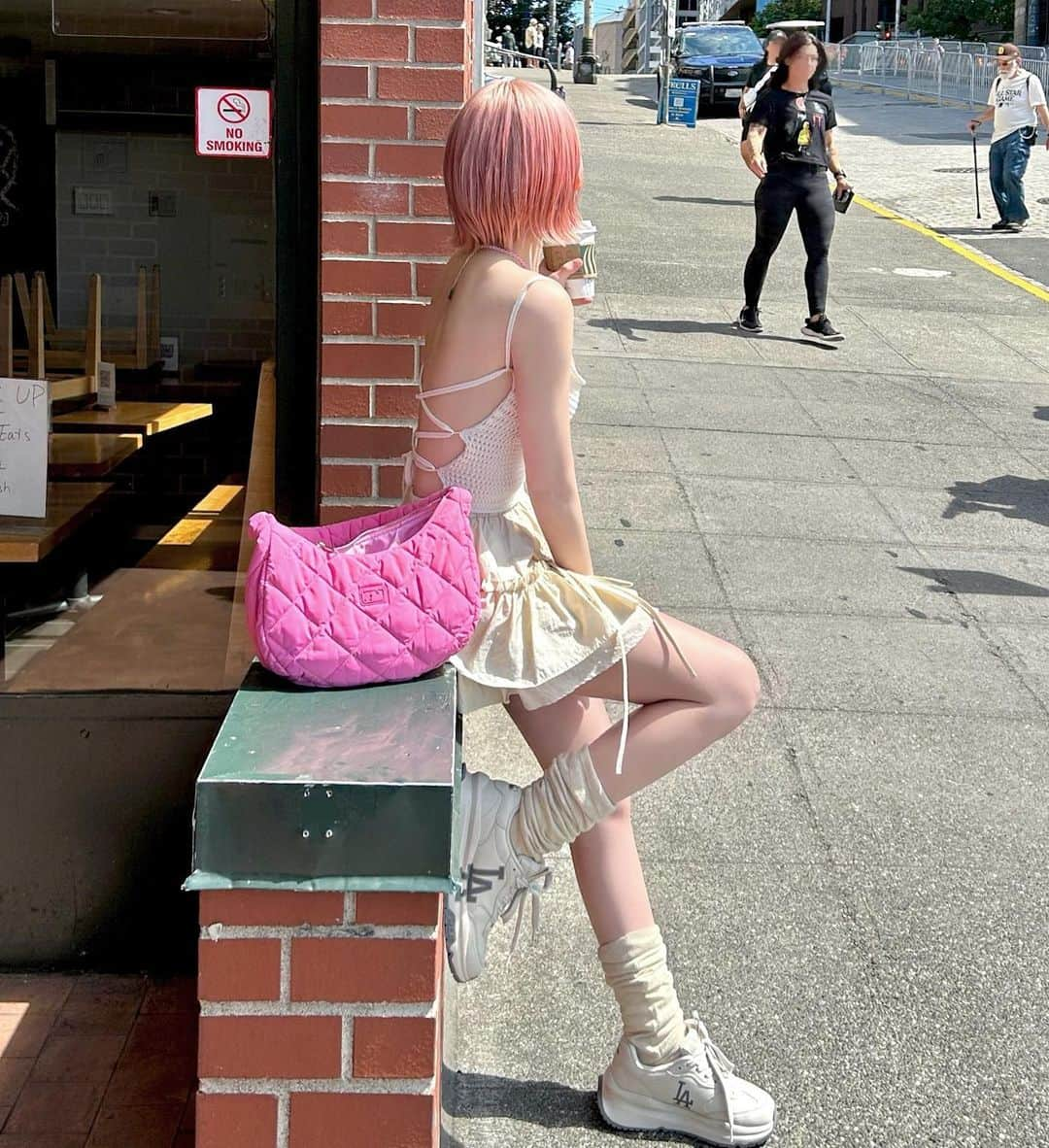 カン・テリさんのインスタグラム写真 - (カン・テリInstagram)「#유료광고 first time in Seattle💓 여행올땐 보부상 가방으로 제격인 MLB23FW 신상 퀄팅 호보백 이징🧳 정말 편한데 귀엽기까지한 23FW 신상 청키러너 제품이에용🫶🏻 @mlbkorea   #MLBKOREA #MLBCREW #MLB가방 #MLB신발」7月15日 16時34分 - taeri__taeri