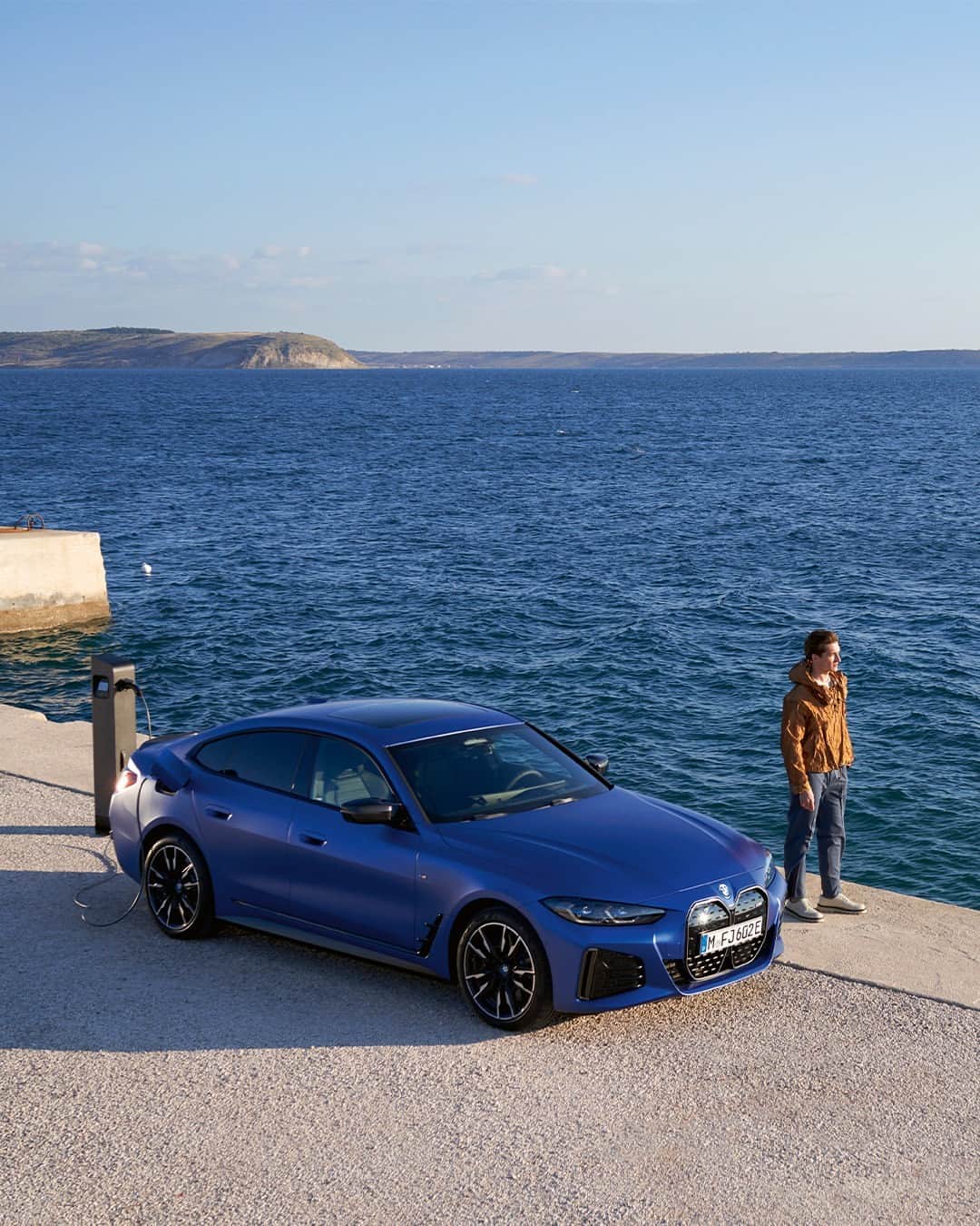 BMWさんのインスタグラム写真 - (BMWInstagram)「Electric performance you can lean on.  The BMW i4 M50. #THEi4 #BMW #BornElectric #BMWElectric #BMWM #MPerformance __ BMW i4 M50: Combined power consumption: 22.6–18.0 kWh/100 km. Combined CO2 emissions: 0 g/km. Electric range: 414–520 kilometers. All data according to WLTP. Further info: www.bmw.com/disclaimer」7月15日 16時54分 - bmw