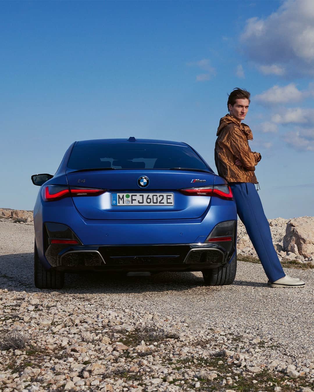 BMWのインスタグラム：「Electric performance you can lean on.  The BMW i4 M50. #THEi4 #BMW #BornElectric #BMWElectric #BMWM #MPerformance __ BMW i4 M50: Combined power consumption: 22.6–18.0 kWh/100 km. Combined CO2 emissions: 0 g/km. Electric range: 414–520 kilometers. All data according to WLTP. Further info: www.bmw.com/disclaimer」
