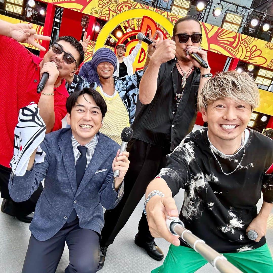 HAN-KUNのインスタグラム：「安住アナと📸  #音楽の日 #湘南乃風」