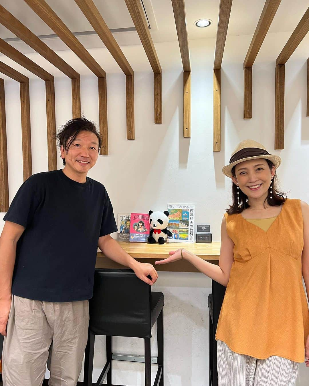 田中美里のインスタグラム：「今朝のモーニングクルージン。 聴いてくださった方、ありがとうございました。  荻窪「6次元」主宰、美術家のナカムラクニオさんをゲストにお迎えして「金継ぎ」のこといろいろお話しました。  実は以前、旅番組のディレクターとしてスイスと台湾を一緒に旅したことがあるのです。  奥が深い「金継ぎ」 聞きたいことがいっぱいあってまだまだお話し足りなかったです。  お聴き逃しの方は期間限定で#radiko からも聴いていただけます。  よかったら聴いてくださいね。  Sompo  Japan presents MORNING CRUISIN’ は毎週土曜日朝9時から。  #bayfm #bayfm78 #morningcruisin  #モーニングクルージン」