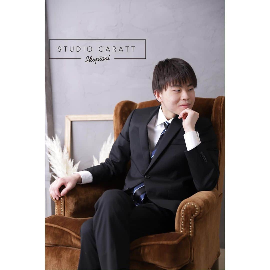 スタジオキャラット イクスピアリ店のインスタグラム：「♫ Men's photo ♫  成人袴のお貸し出しもございます♪ ………………………  ☞ データをたくさん残したい ☞ アルバムを作りたい ☞ お部屋に飾りたい  などなど様々なご希望に合わせて、 最適なプランをご案内いたします♪  ＊ご予約お待ちしてます＊  ………………………  ………………………  #スタジオキャラット #スタジオキャラットイクスピアリ店 #studiocaratt #イクスピアリ #浦安 #舞浜 #着物 #着付け #ヘアアレンジ #メイク #フォトスタジオ #写真館 #photo #photostudio #写真 #家族 #ドレス#振袖 #後撮り #前撮り #成人式 #振袖ヘア #振袖レンタル #男性袴」