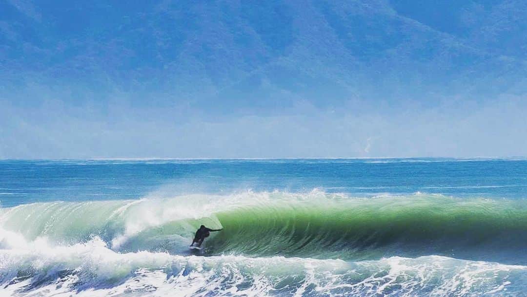 金尾玲生さんのインスタグラム写真 - (金尾玲生Instagram)「.  🌊🌊🌊  久々にいきたいなー。  #surfing #barrel」7月15日 17時30分 - reokanao