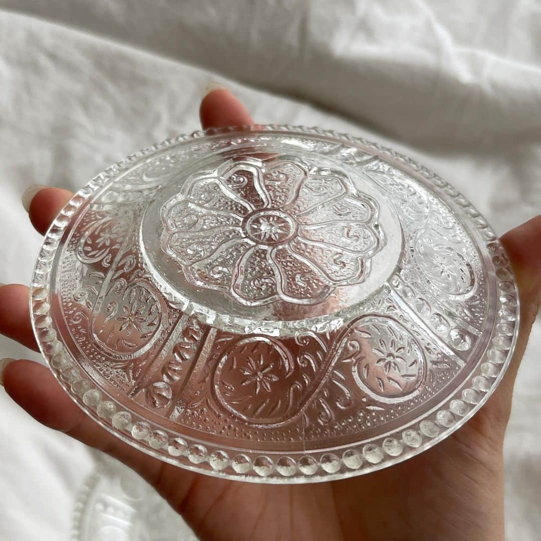 吉成亜美さんのインスタグラム写真 - (吉成亜美Instagram)「一目惚れしたお皿。 飾り用にしようか迷ったほど綺麗。うっとり…」7月15日 17時50分 - amiyoshinari