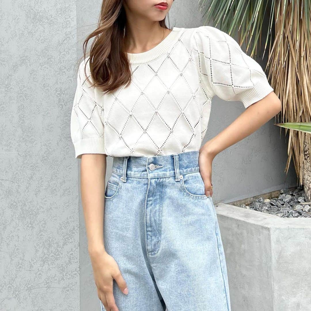 INGNI STOREさんのインスタグラム写真 - (INGNI STOREInstagram)「【pre order item♡】 ⁡ ⁡ ⁡ ⁡ ingnistore,zozotownにて予約受付中‼︎ (7月下旬〜8月上旬発送予定) ⁡ ⁡ ⁡ ■ラインストーン半袖ニット #1231-900560 ¥3,630 (tax in） 4カラー ⁡ ⁡ 大人気のラインストーンニットに 可愛すぎる新作が登場🤍 ⁡ 1枚着るだけで顔周りを 明るく見せてくれるのもポイント♡ ⁡ デニムパンツと合わせた甘めカジュアルなコーデや ミニボトムと合わせた韓国風コーデも◎ ⁡ ⁡  ┈┈┈┈┈┈┈┈┈┈┈┈┈┈┈┈┈ ┈┈┈┈┈┈ ⁡ ⁡ 〈INGNIコーデを大募集♡〉 @ingnistoreと#ingniコーデ のタグをつけて投稿していただいた方の中から、随時公式アカウントにてご紹介させていただきます‼︎ ⁡ ⁡ #INGN I#ingni #fashion #2023 #ss #오오티디 #패션#穿配不重样#夏 #夏コーデ #デートコーデ #ガーリーコーデ #ファッション #トレンド #カジュアルコーデ #甘めカジュアルコーデ ⁡ ⁡」7月15日 18時20分 - ingnistore