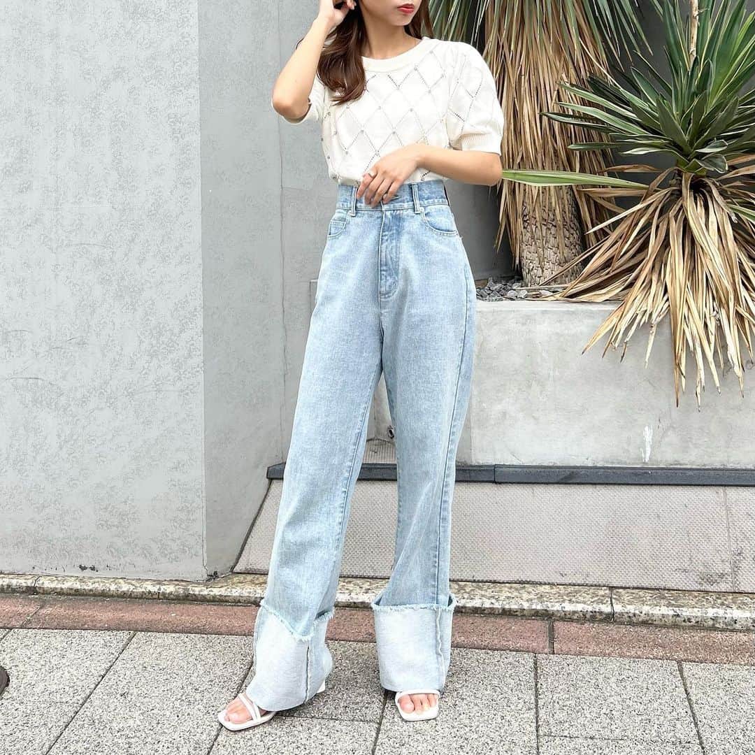 INGNI STOREさんのインスタグラム写真 - (INGNI STOREInstagram)「【pre order item♡】 ⁡ ⁡ ⁡ ⁡ ingnistore,zozotownにて予約受付中‼︎ (7月下旬〜8月上旬発送予定) ⁡ ⁡ ⁡ ■ラインストーン半袖ニット #1231-900560 ¥3,630 (tax in） 4カラー ⁡ ⁡ 大人気のラインストーンニットに 可愛すぎる新作が登場🤍 ⁡ 1枚着るだけで顔周りを 明るく見せてくれるのもポイント♡ ⁡ デニムパンツと合わせた甘めカジュアルなコーデや ミニボトムと合わせた韓国風コーデも◎ ⁡ ⁡  ┈┈┈┈┈┈┈┈┈┈┈┈┈┈┈┈┈ ┈┈┈┈┈┈ ⁡ ⁡ 〈INGNIコーデを大募集♡〉 @ingnistoreと#ingniコーデ のタグをつけて投稿していただいた方の中から、随時公式アカウントにてご紹介させていただきます‼︎ ⁡ ⁡ #INGN I#ingni #fashion #2023 #ss #오오티디 #패션#穿配不重样#夏 #夏コーデ #デートコーデ #ガーリーコーデ #ファッション #トレンド #カジュアルコーデ #甘めカジュアルコーデ ⁡ ⁡」7月15日 18時20分 - ingnistore