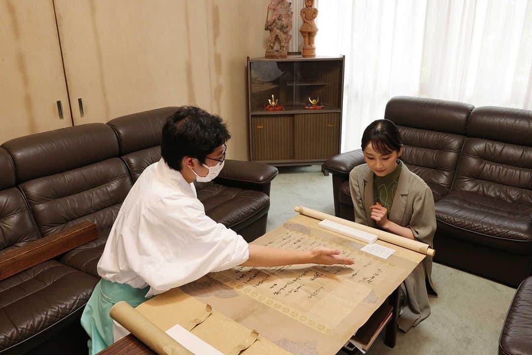 松井玲奈さんのインスタグラム写真 - (松井玲奈Instagram)「今日は愛知県知立市で行われた『スペシャルトークin知立』に登壇させていただきました。 ご来場いただいた皆さん、ありがとうございました。 イベント前には知立神社を訪れ、お披露目されたばかりの『どうする家康』で演じた、お万の方の像を見ることができたり、お参りをしたりして時間を過ごしたのですが、知立神社は空気が澄んでいて気持ちの良い場所でした。 こうしてゆかりの地をやっと訪れることができ、とても嬉しく感じます。  本編への再登場は、、、放送を見てのお楽しみで✨」7月15日 18時21分 - renamatui27