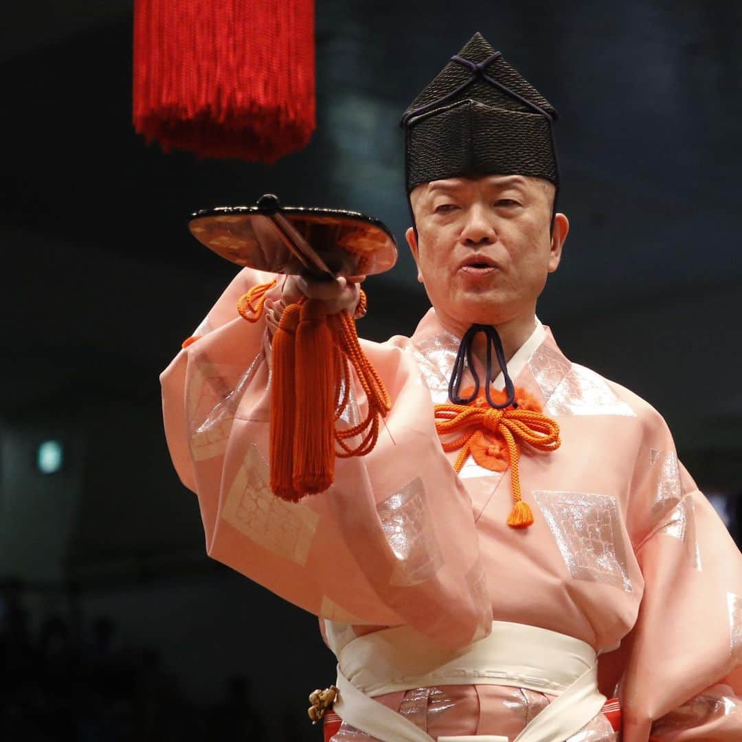 日本相撲協会さんのインスタグラム写真 - (日本相撲協会Instagram)「大相撲名古屋場所七日目！ #琴ノ若 がここまで全勝の#錦木 を破る！ 全勝力士が消え、1敗で#豊昇龍、#錦木 #玉鷲 #北勝富士 の4人が並ぶ展開に。  本日は行司特集です。 色鮮やかな装束や土俵上での所作にも是非ご注目下さい。  @sumokyokai  #大相撲 #sumo #相撲 #力士 #お相撲さん #japanphoto #sumowrestlers #japanculture  #七月場所 #名古屋場所 #ドルフィンズアリーナ #式守伊之助 #木村玉治郎 #木村容堂 #木村庄太郎 #木村晃之助 #木村寿之介 #式守勘太夫 #木村元基 #木村秋治郎 #式守錦太夫 #木村銀治郎 #木村要之助 #式守鬼一郎 #木村朝之助」7月15日 18時26分 - sumokyokai