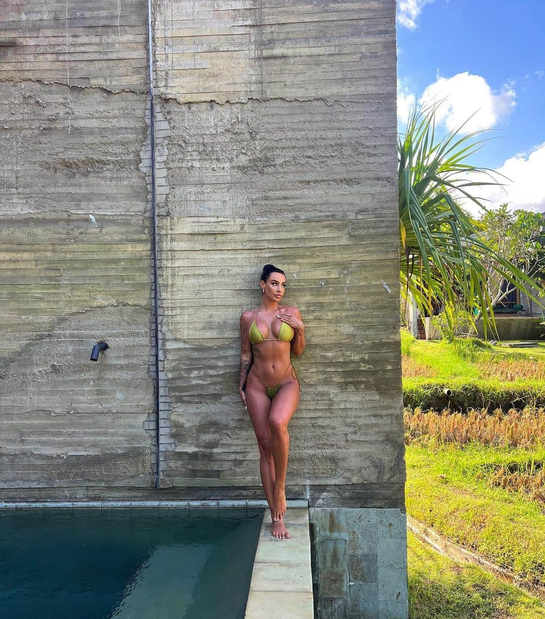 Steph Paccaのインスタグラム：「a perfect day at @shoreamora 🌴」