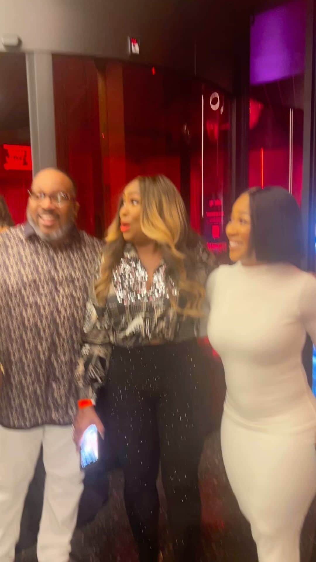 エリカ・キャンベルのインスタグラム：「Full fun day!!! #stellarweekend love seeing my folks!   Tell me who you recognize in this reel!! Tag them!❤️ love Alla Yall!! #gospelartistrock」