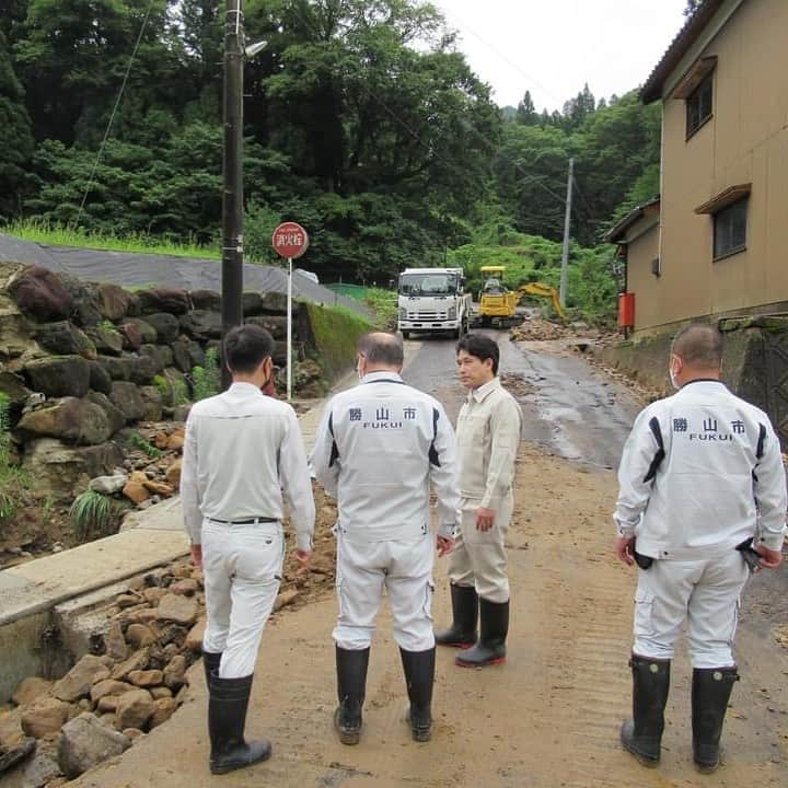 滝波宏文さんのインスタグラム写真 - (滝波宏文Instagram)「#大雨 #県内 #被災地 #入り #気候変動 #福井県 #勝山市 #野津又  #昨年に続き #再度 #土石流 #福井市 #あわら市 #坂井市 #永平寺町 #大野市 #鯖江市 #越前町 #fukui #無加工  #ふるさとを守る #日本を守る #強くて優しい #くに創り #参議院議員 #滝波宏文  #たきなみ宏文 #たきなみ #自民党 #自由民主党」7月15日 18時49分 - hirofumitakinami