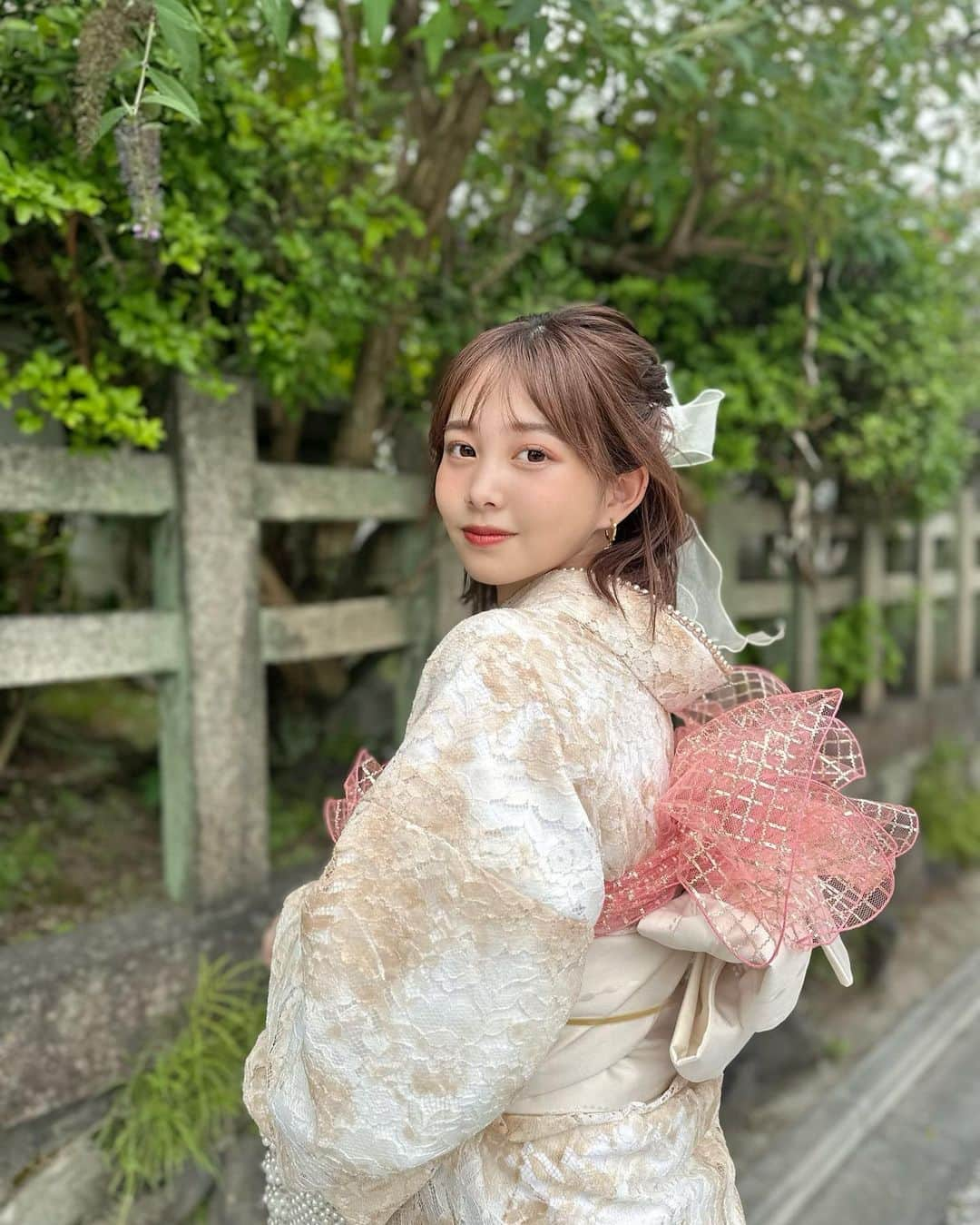 新田あゆなのインスタグラム：「・ 京都行ってきたよん👘 ̖́-‬  この時期は着物めちゃくちゃ暑かった💦 浴衣も選べるから絶対浴衣がオススメ😂  PR @waplus_kyoto #着物レンタルわぷらす京都 #京都着物レンタル #着物レンタル京都 #京都観光 #京都着物 #京都散策 #京都旅行 #着物コーデ」