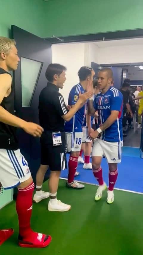 のインスタグラム：「Vamos #fmarinos 🔴⚪️🔵」