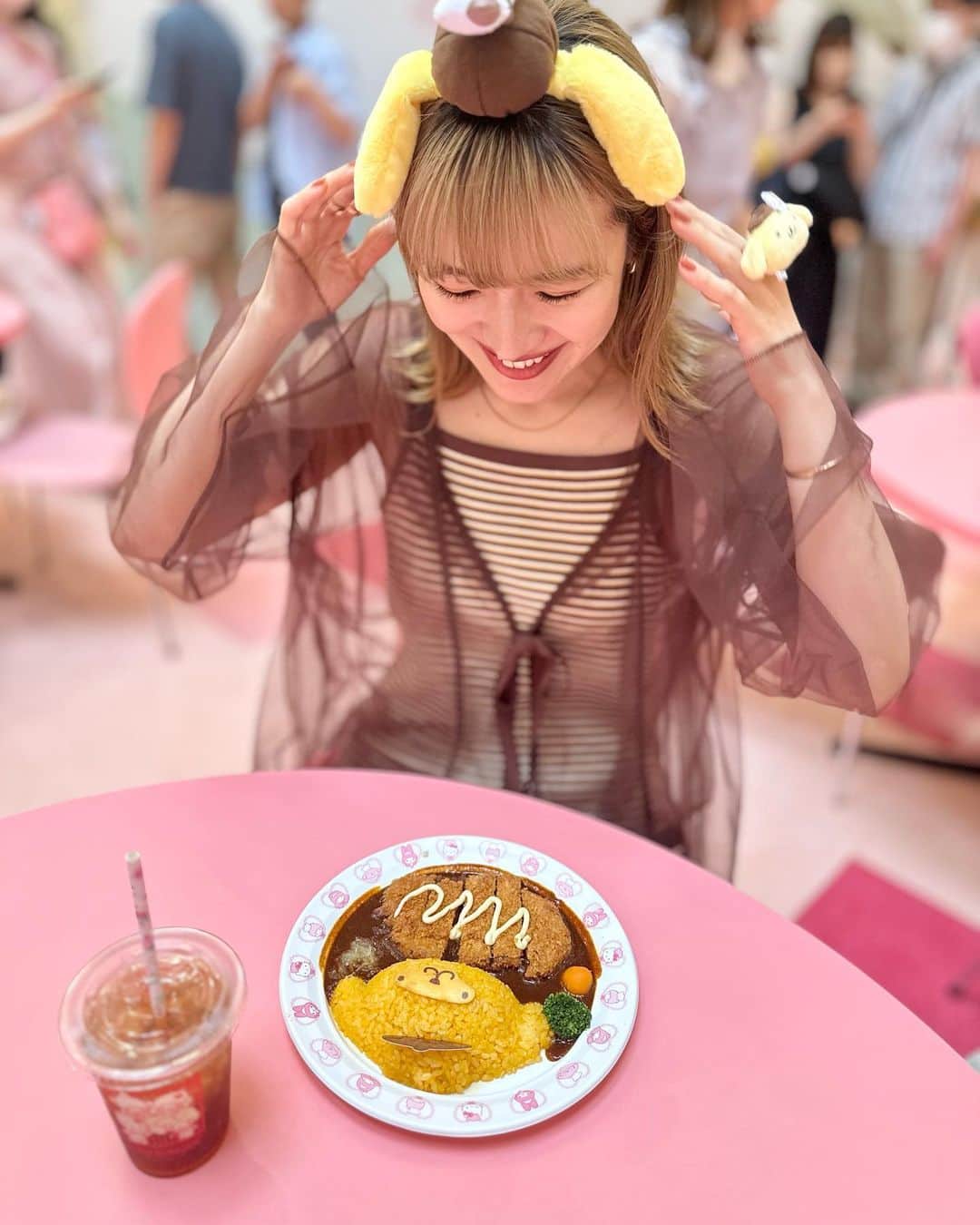 かほこ。さんのインスタグラム写真 - (かほこ。Instagram)「ㅤㅤㅤㅤㅤㅤㅤㅤㅤㅤㅤㅤㅤ ㅤㅤㅤㅤㅤㅤㅤㅤㅤㅤㅤㅤㅤ ピューロランドで食べたカレー かわいすぎる、、🥹🫰🏻💛 お互い身につけてたキャラクターを🍛 ㅤㅤㅤㅤㅤㅤㅤㅤㅤㅤㅤㅤㅤ ポチャッコのしゅうまい、 足になってること今載せる時に気付いた笑 ㅤㅤㅤㅤㅤㅤㅤㅤㅤㅤㅤㅤㅤ ストロー出したら、イラストが可愛くて 見せてくるありさが天使すぎた🥺🫰🏻 ㅤㅤㅤㅤㅤㅤㅤㅤㅤㅤㅤㅤㅤ ディズニーやらピューロやら メルヘンうるさくてごめんなさい🤣 ㅤㅤㅤㅤㅤㅤㅤㅤㅤㅤㅤㅤㅤ #kaho_foodie」7月15日 19時03分 - xxokohakxx