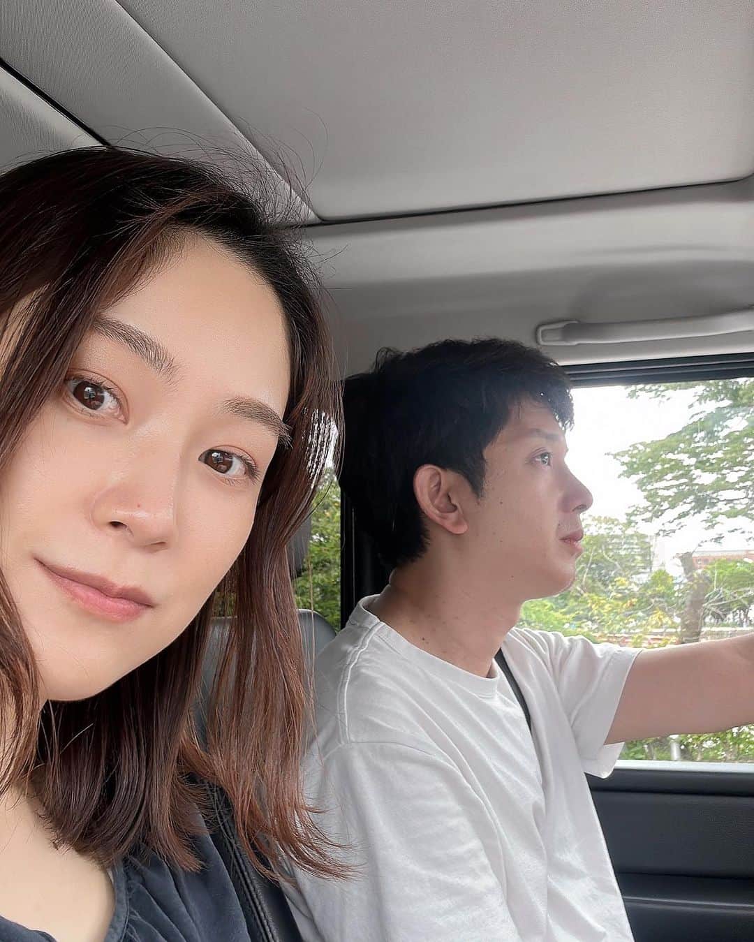 セゴリータ三世のインスタグラム：「長女の学校の友達が遊びに来るということで、公園へ連れて行ったりラベンダーを摘んだりドライブしながら休日を満喫しました。 友達を連れてくるのは実は初めて。 コロナ禍の時は考えられなかったので日常が戻ってきた感じがして嬉しかった。  昼はマック、31アイスにも連れて行ったら大喜び。 マックと31はテッパンだなと思った、そんな休日。  #信州スカイパーク #小学2年生 #女子 #マクドナルド #ハッピーセット #メルセデスベンツ #ゲレンデ」