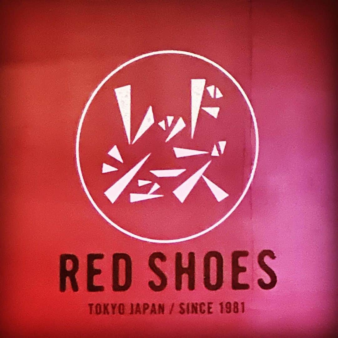 JILLのインスタグラム：「今宵はAUTO-MOD clas-six。  #おおくぼけい #automod   7月22日-仙台rensaホール 7月23日_函館金森ホール —————————————- PERSONZ「I AM THE BEST TOUR」 6月18日_高知県立県民文化ホール グリーンホール 6月24日_札幌CUBE GARDEN 7月02日_ヒューリックホール東京 7月22日-仙台rensaホール 7月23日_函館金森ホール 8月04日_名古屋ダイアモンドホール 8月05日_大阪クラブクワトロ 8月11日_新潟LOTS 8月12日_高崎芸術劇場スタジオシアター 8月26日_福岡電気みらいホール —————————————-  #jillpersonz  #personz  #youtubepersonzチャンネル #note  #jillpersonz  #エアプレ #JILLプレ #ラジオ高崎 #三味線jill屋」
