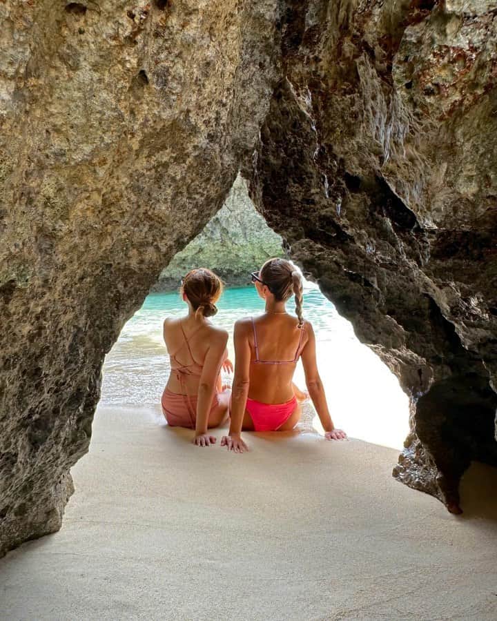 池田沙代のインスタグラム：「ジェットでしか行けない島🏝️🩵  海が綺麗だったぁ🥹🩵🩵  🚤 @bar385.sea_doo_tour  @sango_sango385  @sango_kaicho」