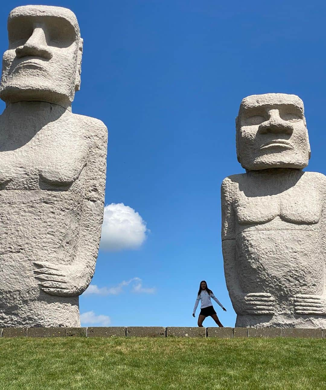 エイミー・コガさんのインスタグラム写真 - (エイミー・コガInstagram)「エイミーちゃんの夏やすみ👙🌊🐚🗿 #オフウィーク  Probably my only week off this season🩵☀️ #beachlife #seayoulater」7月15日 20時06分 - eimango