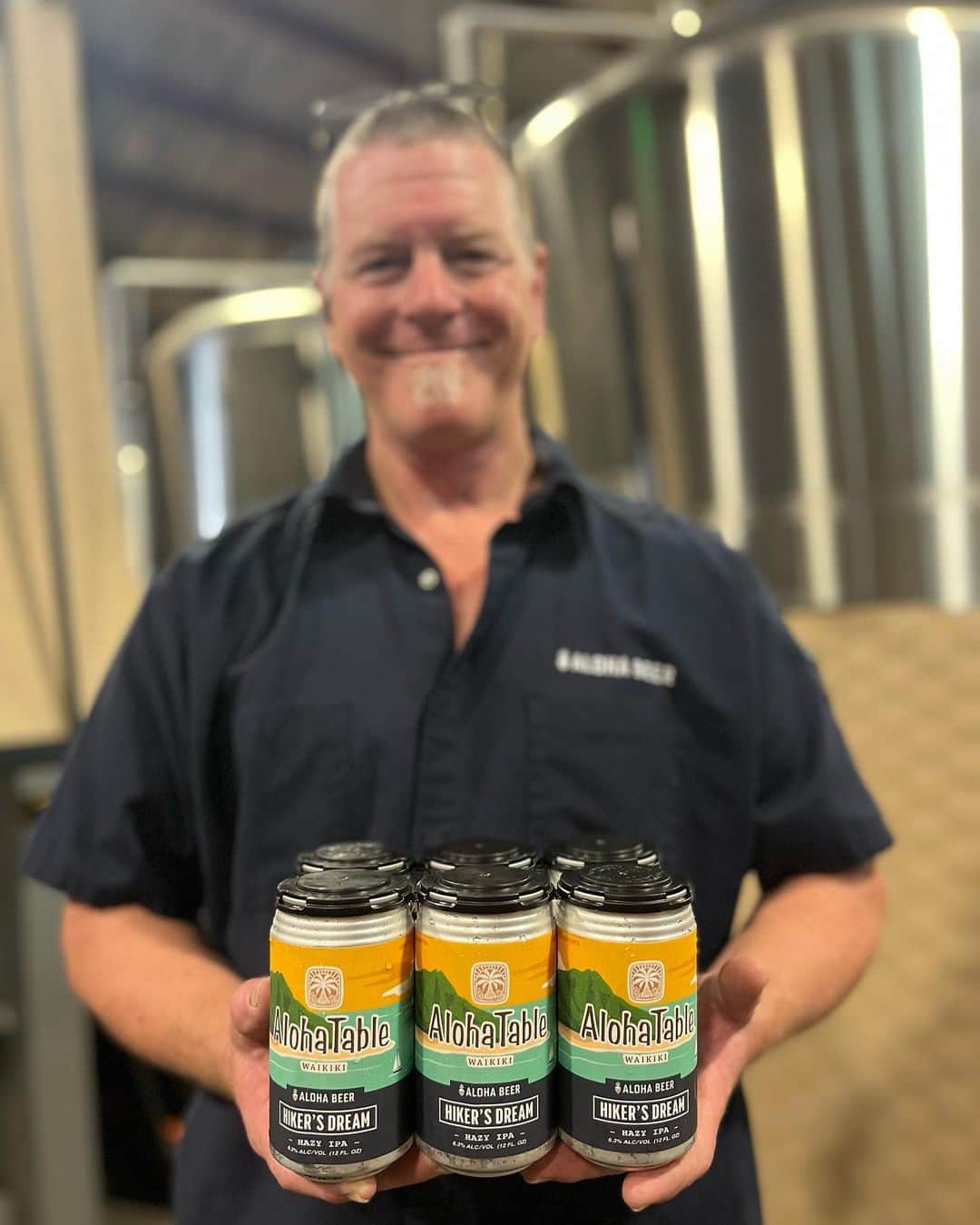 のインスタグラム：「We are excited to announce that we are serving Collaboration Craft Beer with @alohabeerco. Hiker’s Dream Hazy IPA 🍺  *Original limited label * 6.3% alc./vol. (12fl.oz)  #zetton #beer #craftbeer #cheers #cheers #waikiki #oahu #honolulu #hawaii」