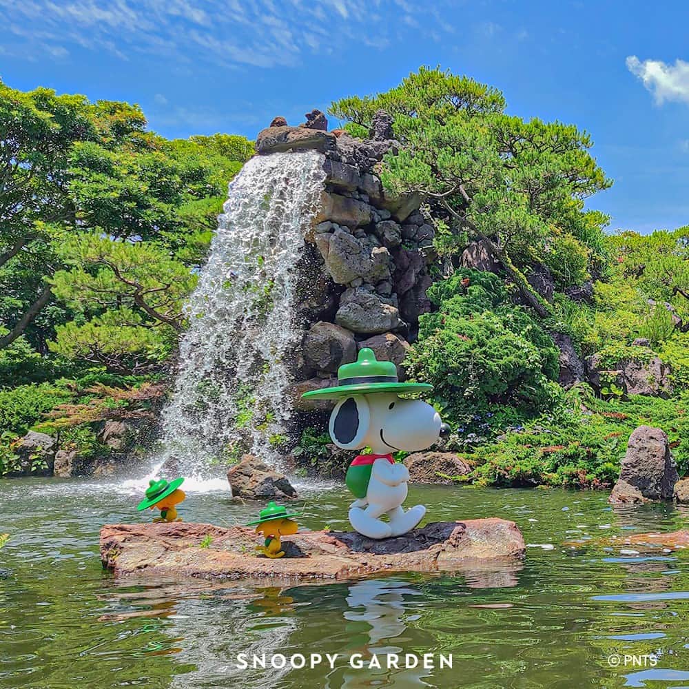 スヌーピーさんのインスタグラム写真 - (スヌーピーInstagram)「SNOOPY GARDEN is celebrating its 3rd ANNIVERSARY🎉��Located on Jeju Island in South Korea, the garden is filled with your favorite Peanuts characters and iconic moments from the comic strips blended with the nature of Jeju Island.   #snoopygarden #jejusnoopygarden #SnoopyGardenOpen3rdAnniversary #SnoopyGardenOpenAnniversary」7月16日 6時06分 - snoopygrams